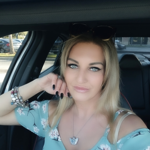 Meet your Posher, Angela - Picture 3 of 4